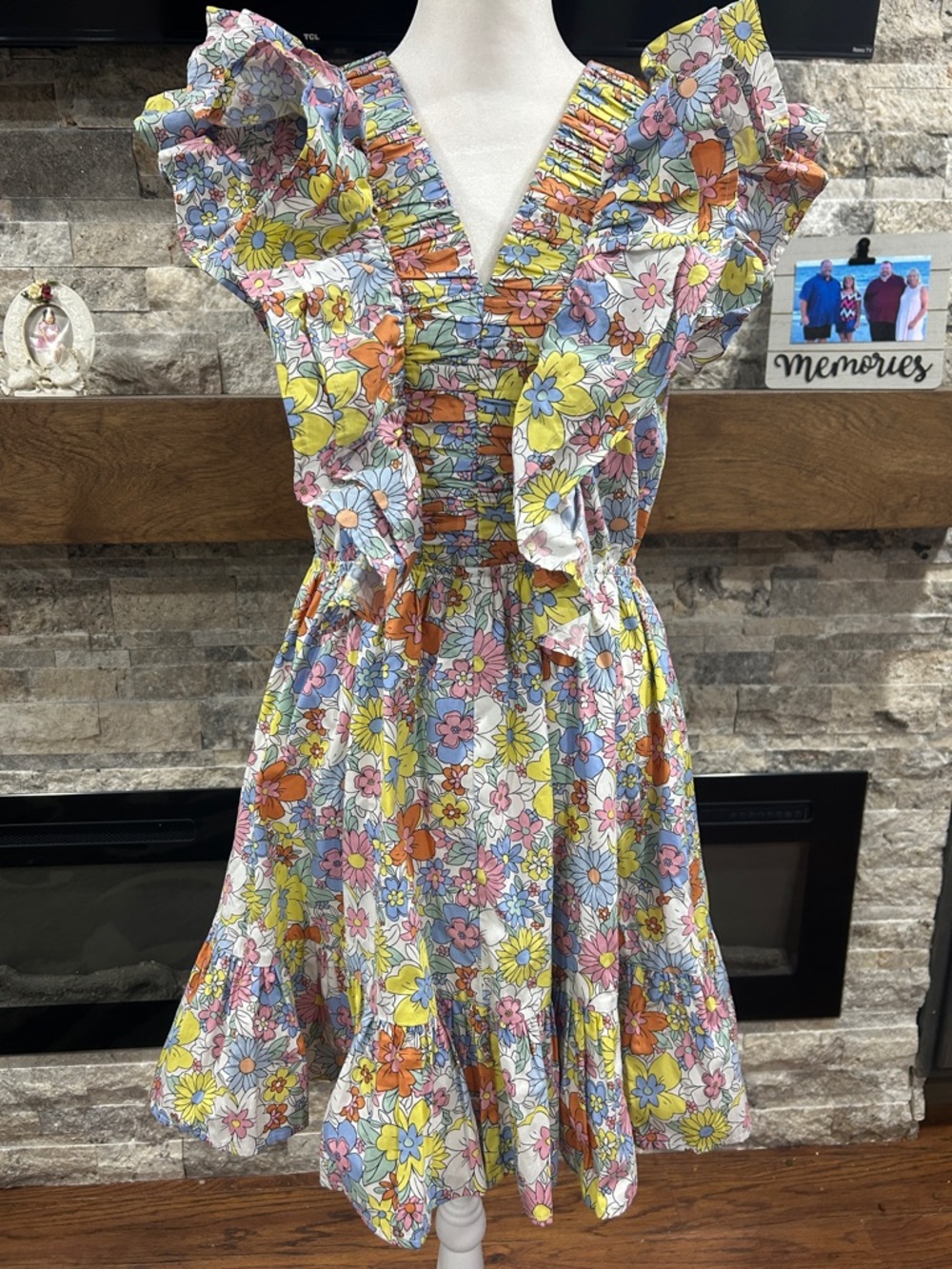 Floral Ruffled V-Neck Dress - Multi-Color size small